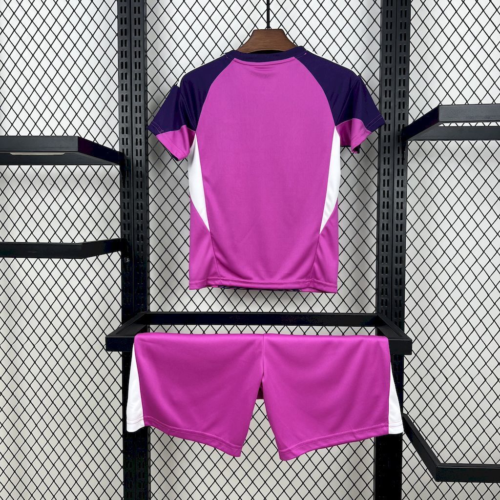 REAL MADRID EQUIPACIÓN PORTERO ROSA 25/26 NIÑOS - Bota de Oro Tienda
