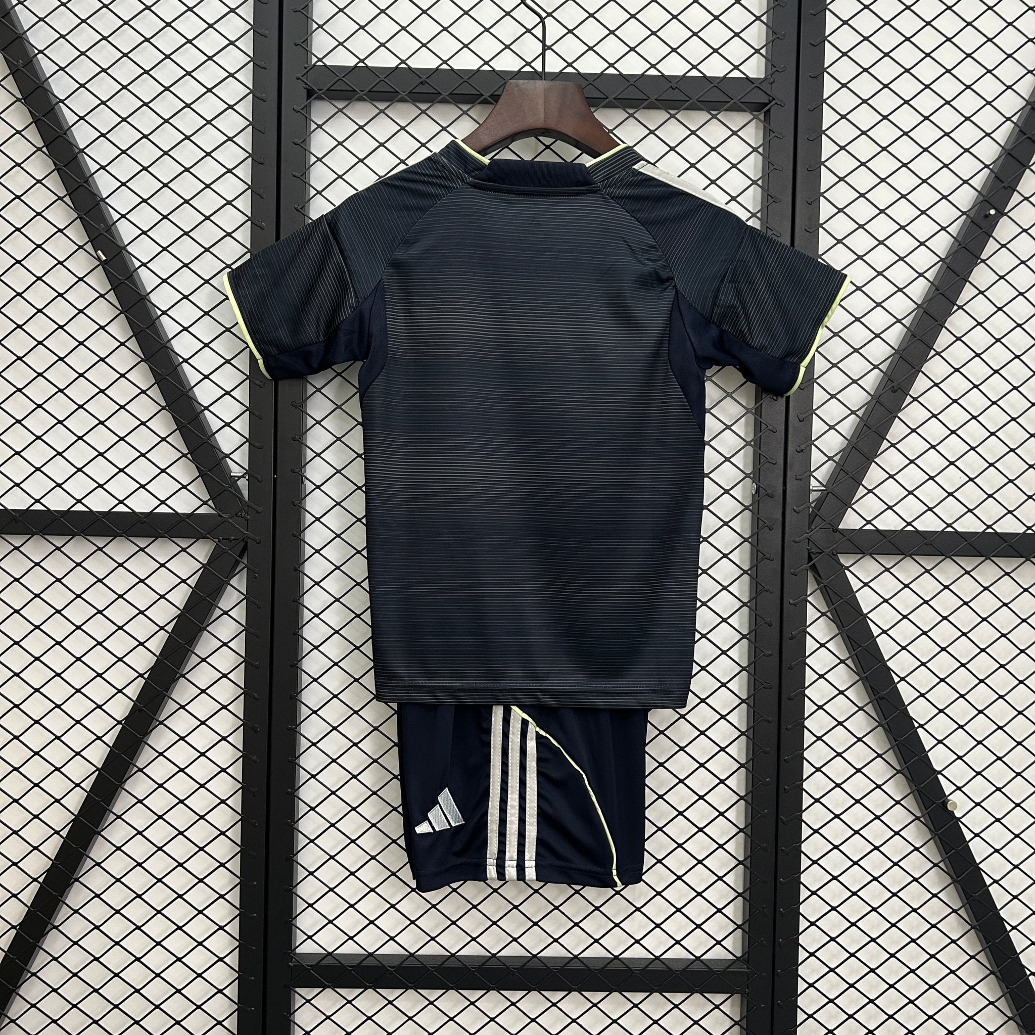REAL MADRID SEGUNDA EQUIPACIÓN 25/26 NIÑOS - Bota de Oro Tienda