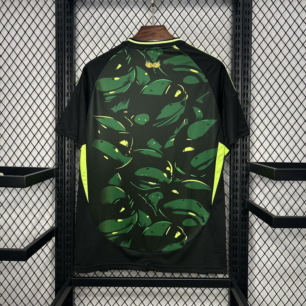 REAL MADRID VERDE Y NEGRO EDCIÓN ESPECIAL 24/25 - Bota de Oro Tienda