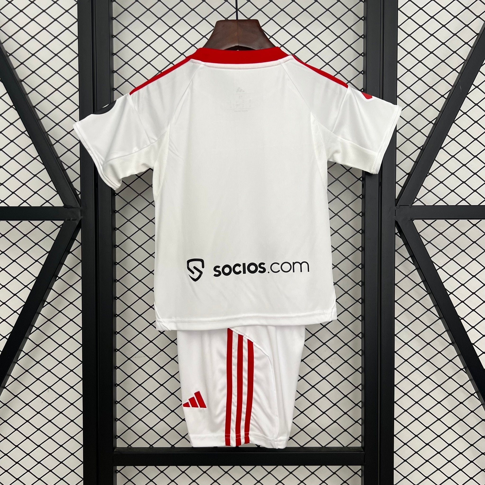 SEVILLA PRIMERA EQUIPACIÓN 25/26 NIÑOS - Bota de Oro Tienda