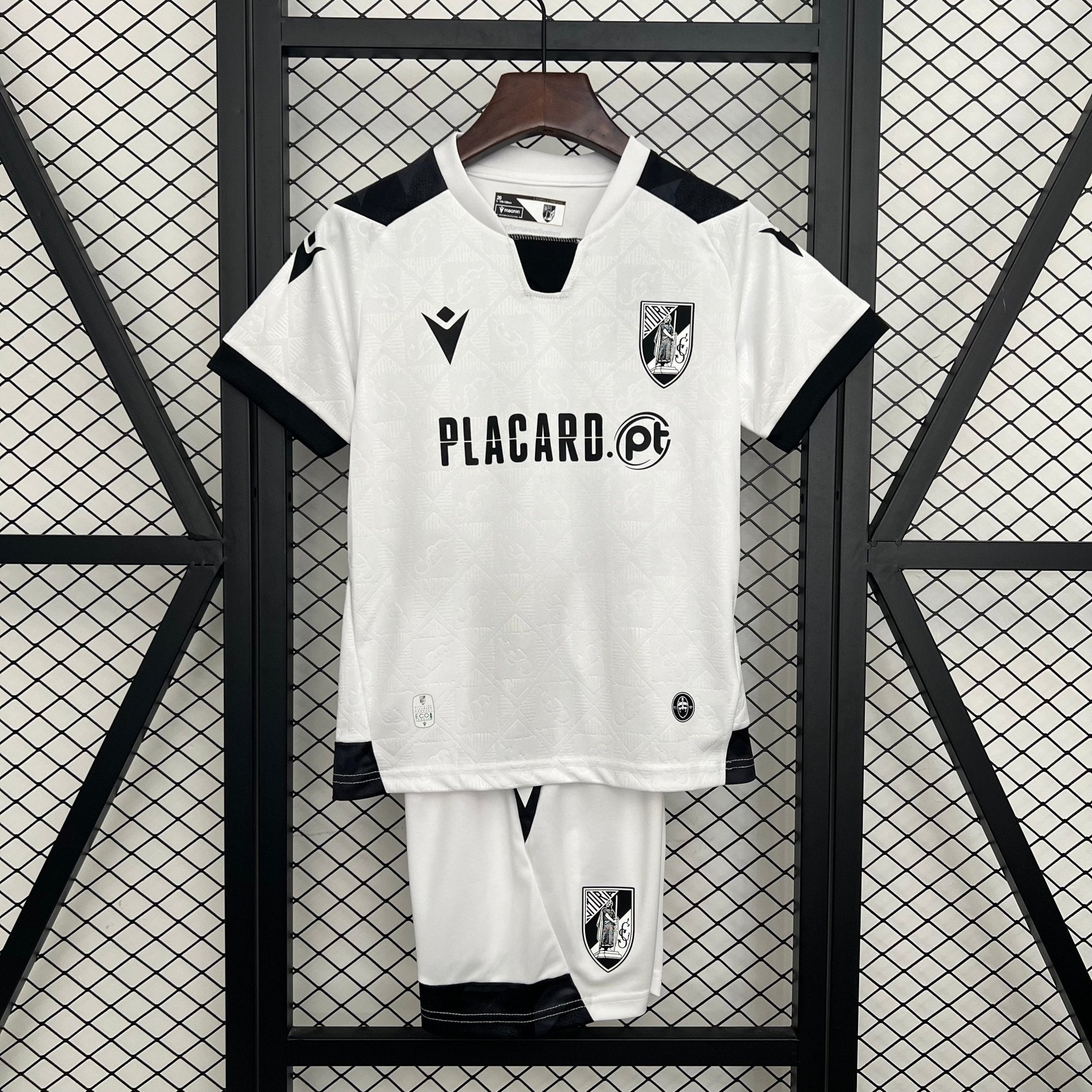 VITORIA SC PRIMERA EQUIPACIÓN 25/26 NIÑOS - Bota de Oro Tienda