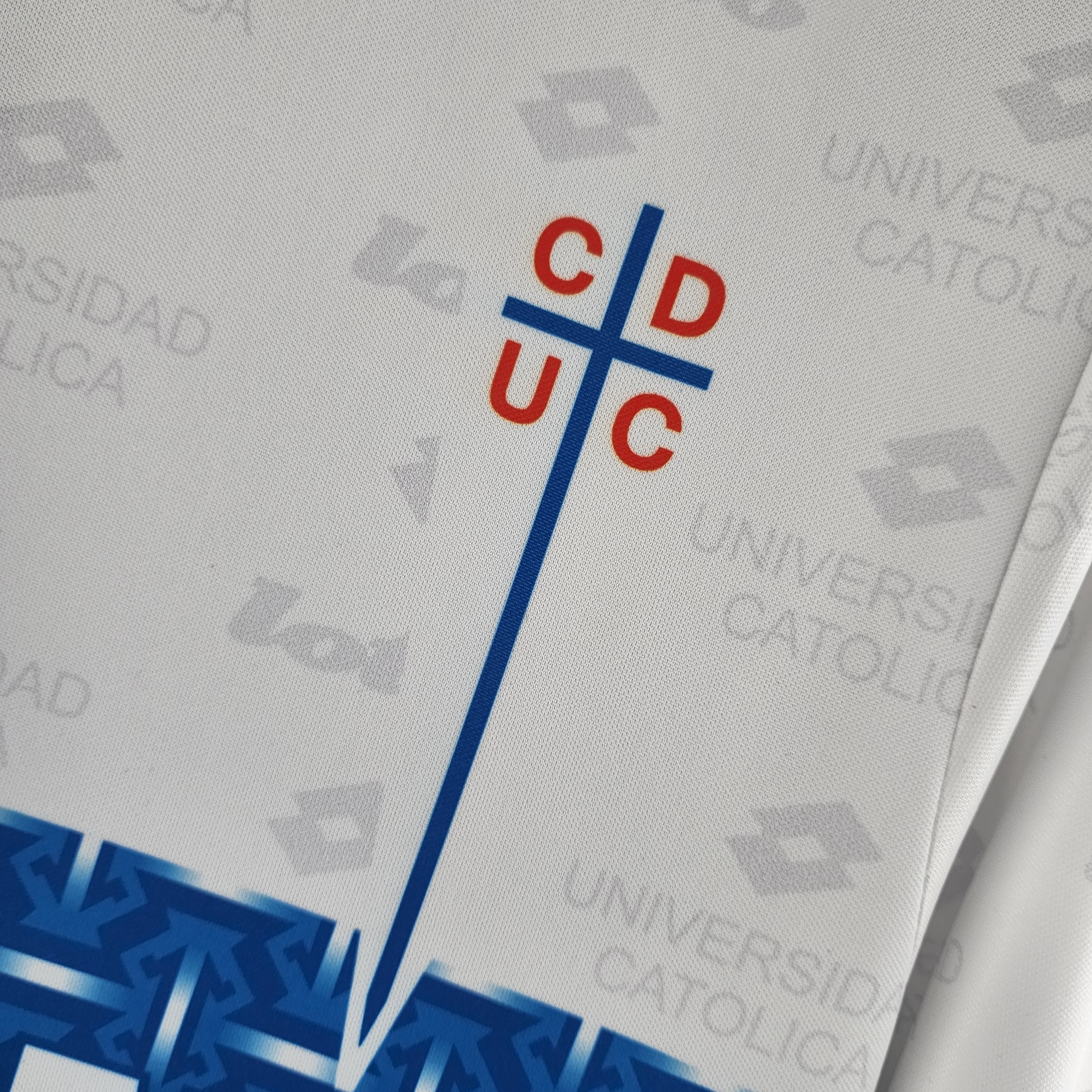 UNIVERSIDAD CATÓLICA I 96 MANGA LARGA HOMBRE (RETRO)