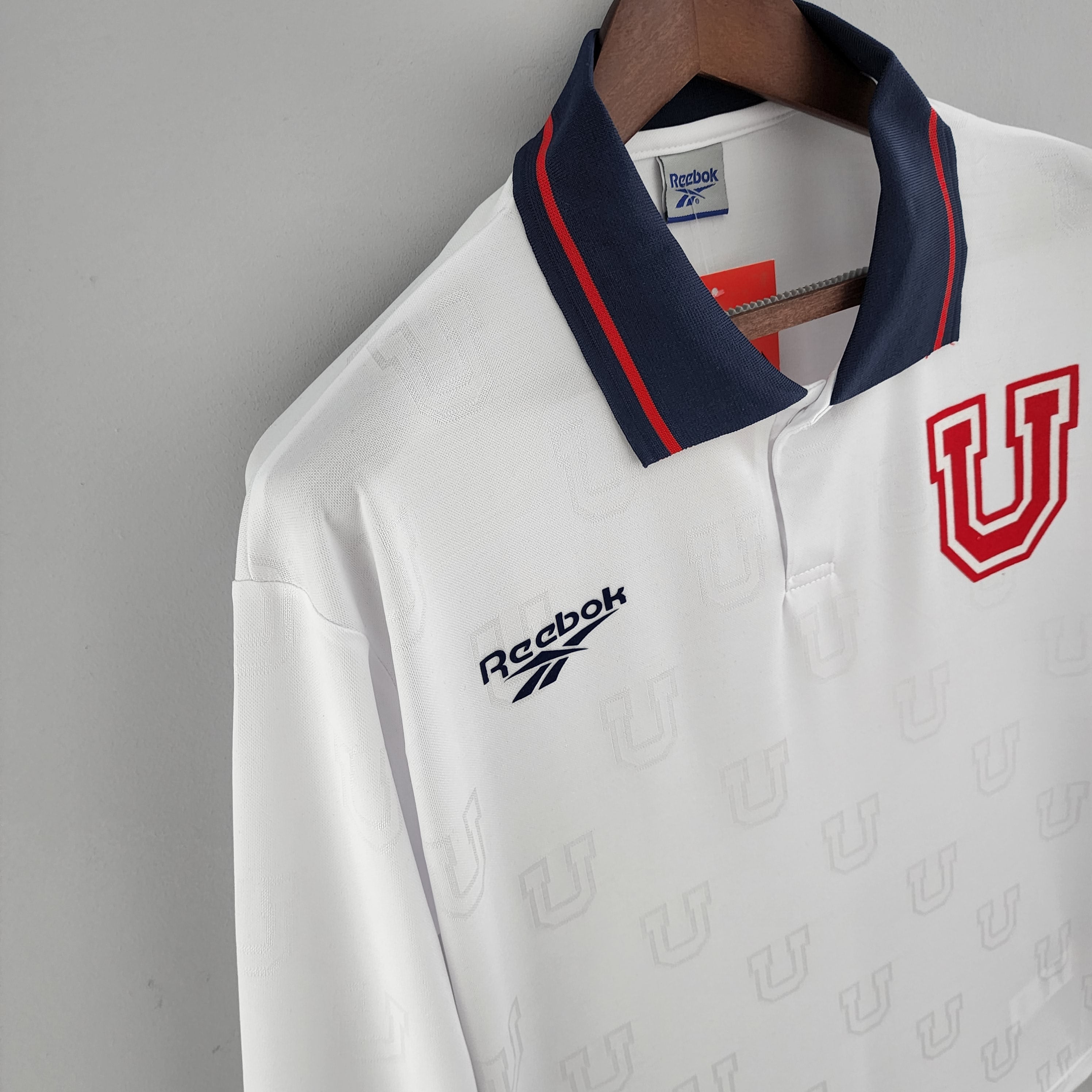 UNIVERSIDAD DE CHILE II 98 MANGA LARGA HOMBRE (RETRO)