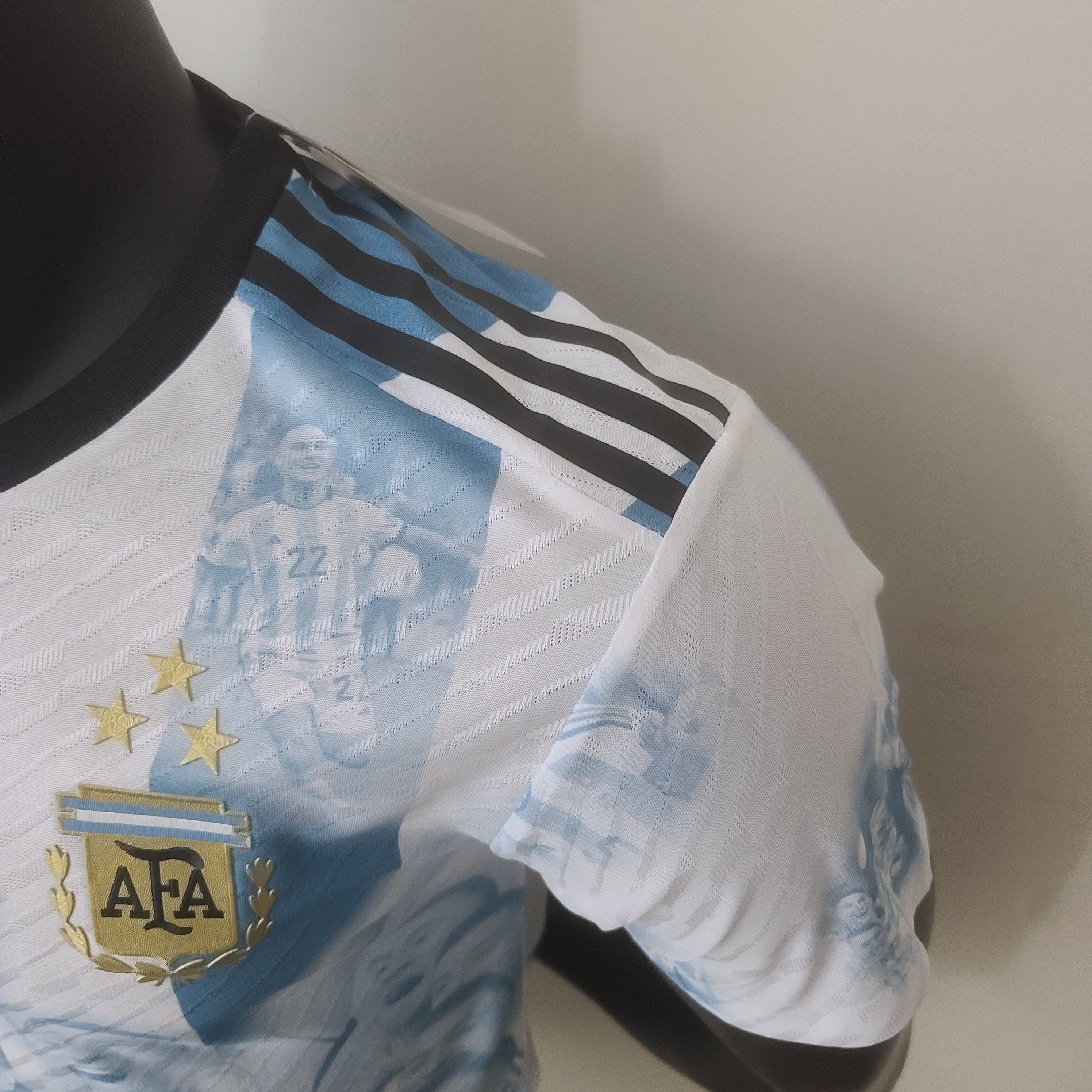 ARGENTINA EDICIÓN ESPECIAL COMEMORATIVA I 23/24 HOMBRE (VERSIÓN JUGADOR)