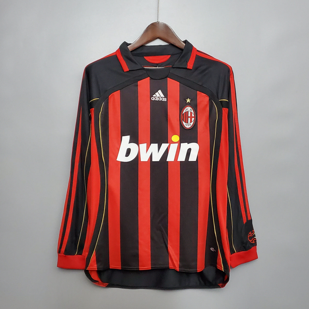 MILAN V 06/07 MANGA LARGA HOMBRE (RETRO)