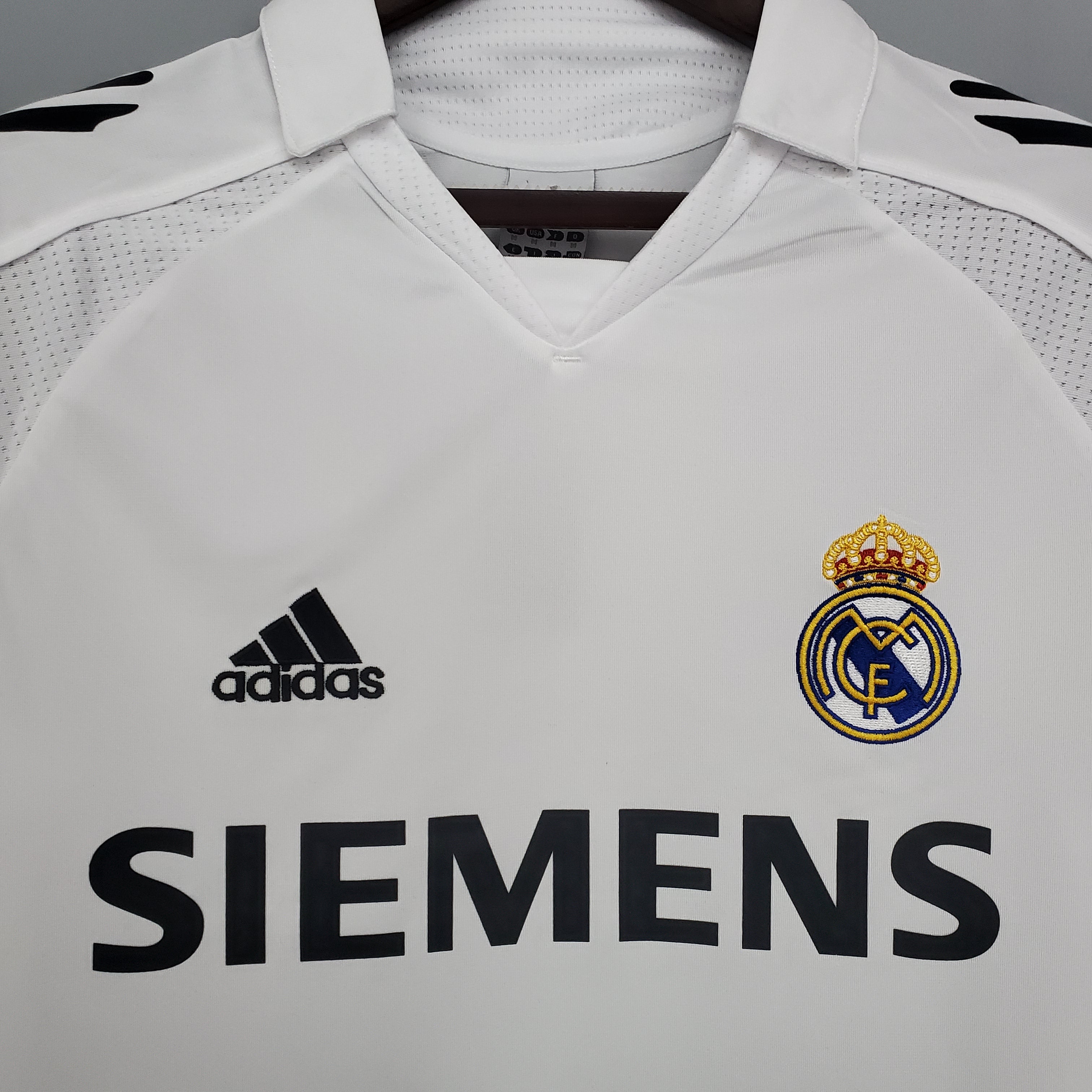 REAL MADRID I 05/06 MANGA LARGA HOMBRE (RETRO)