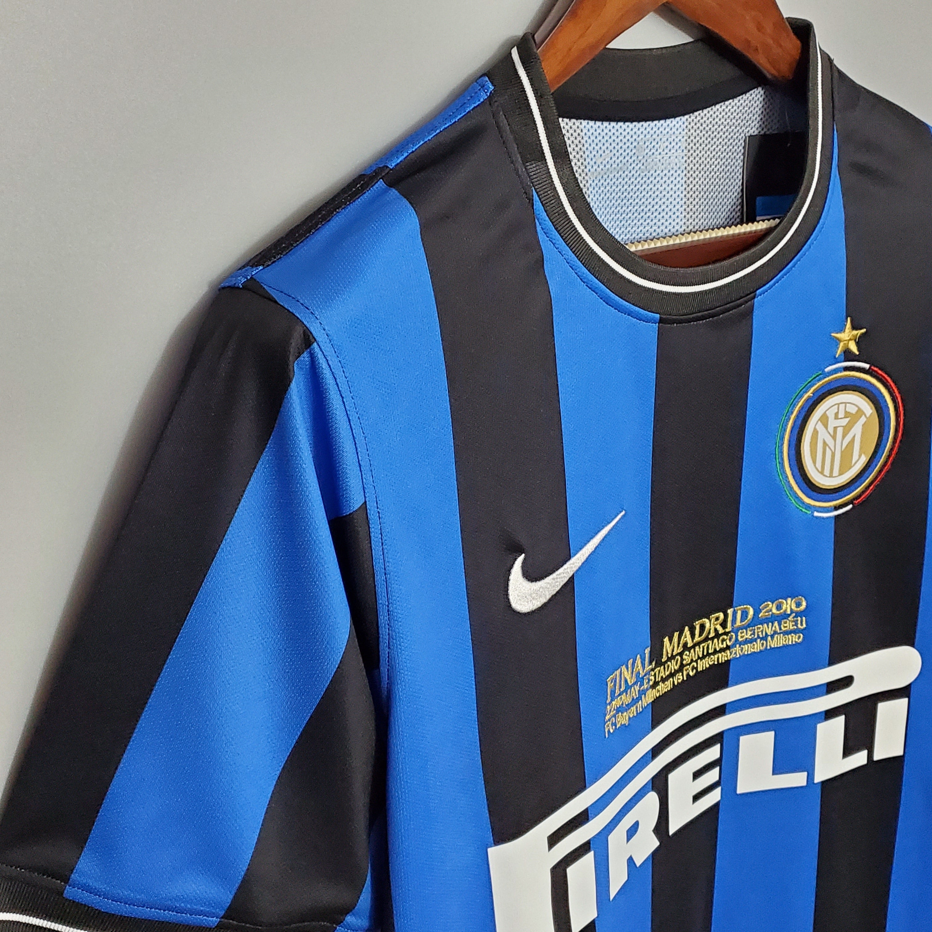 INTER DE MILAN VIII 2010 HOMBRE (RETRO)