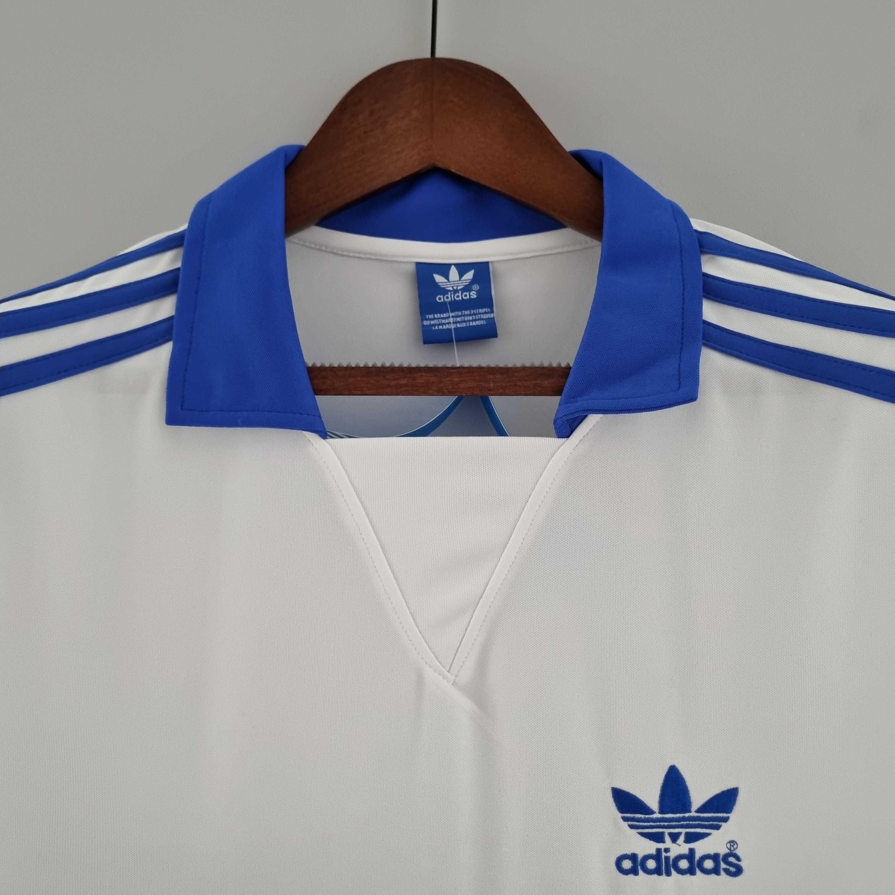 UNIVERSIDAD CATÓLICA I 1984 HOMBRE (RETRO)