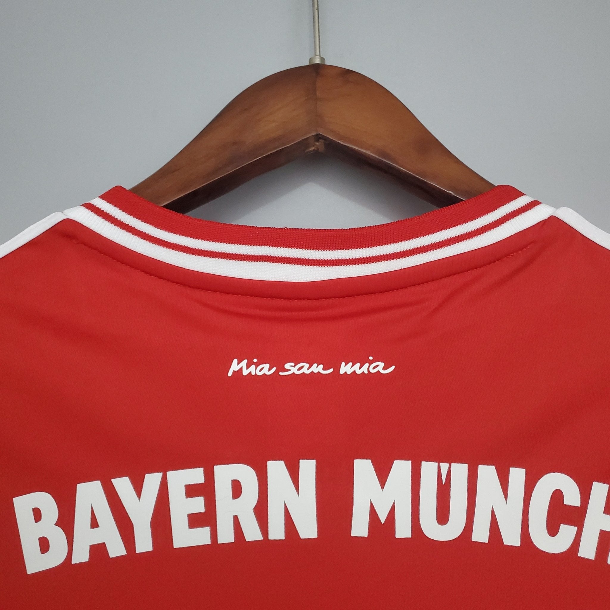 BAYERN DE MUNICH I 2013 HOMBRE (RETRO) MANGA LARGA - Bota de Oro Tienda