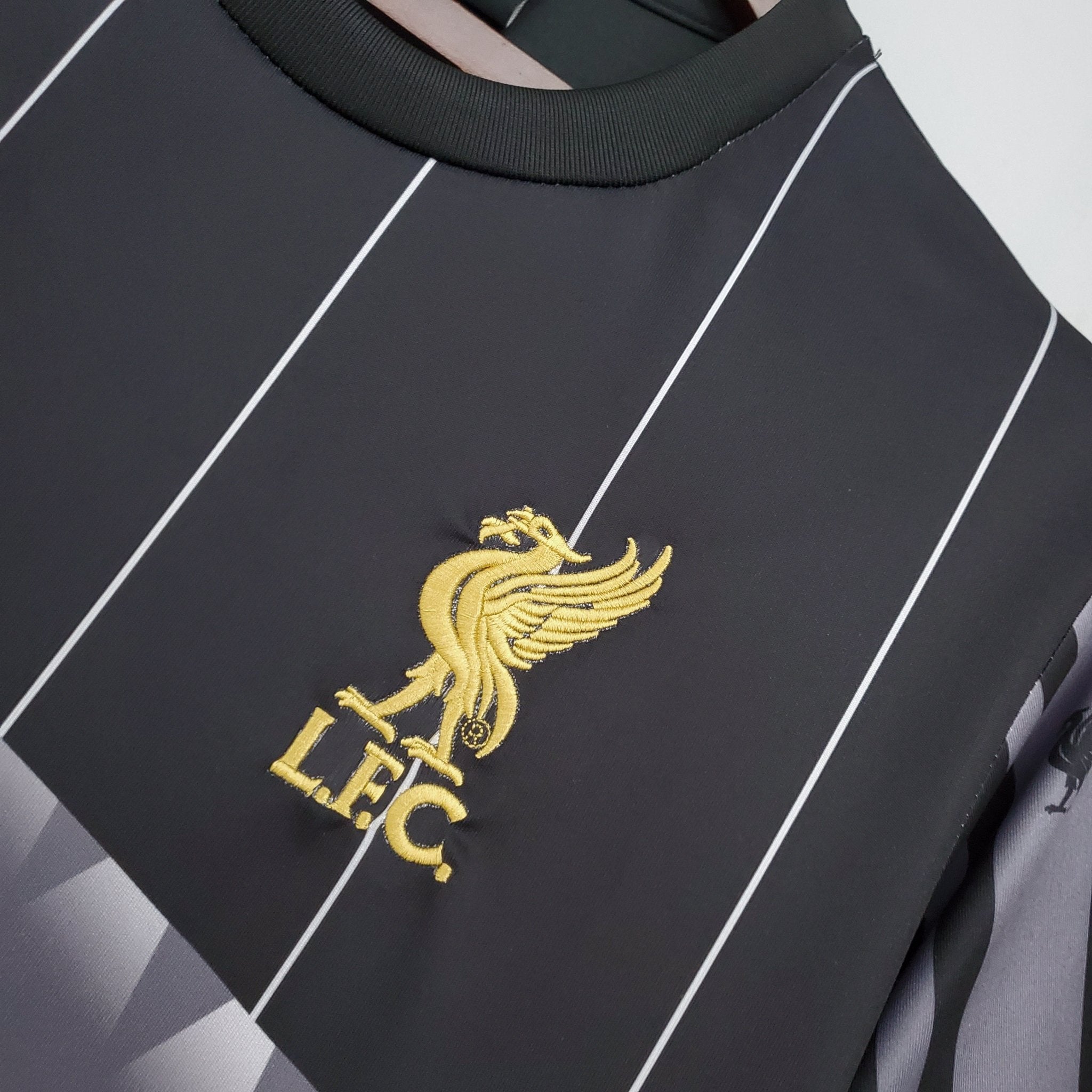 LIVERPOOL I EDICIÓN ESPECIAL HOMBRE (RETRO) - Bota de Oro Tienda