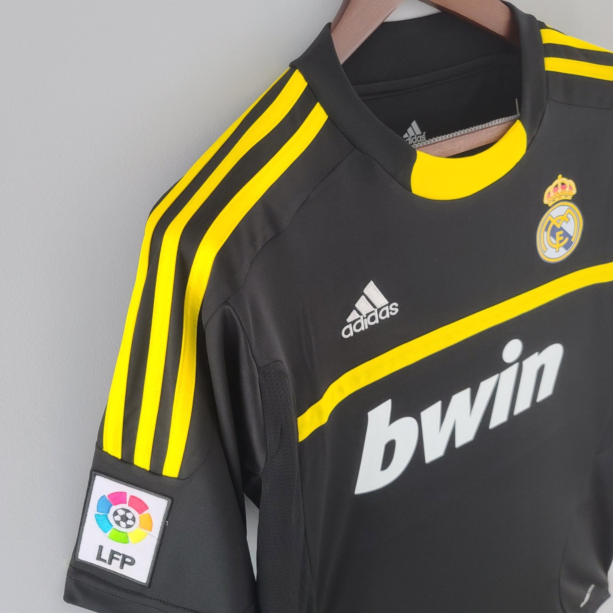 REAL MADRID II 11/12 PORTERO HOMBRE (RETRO) - Bota de Oro Tienda