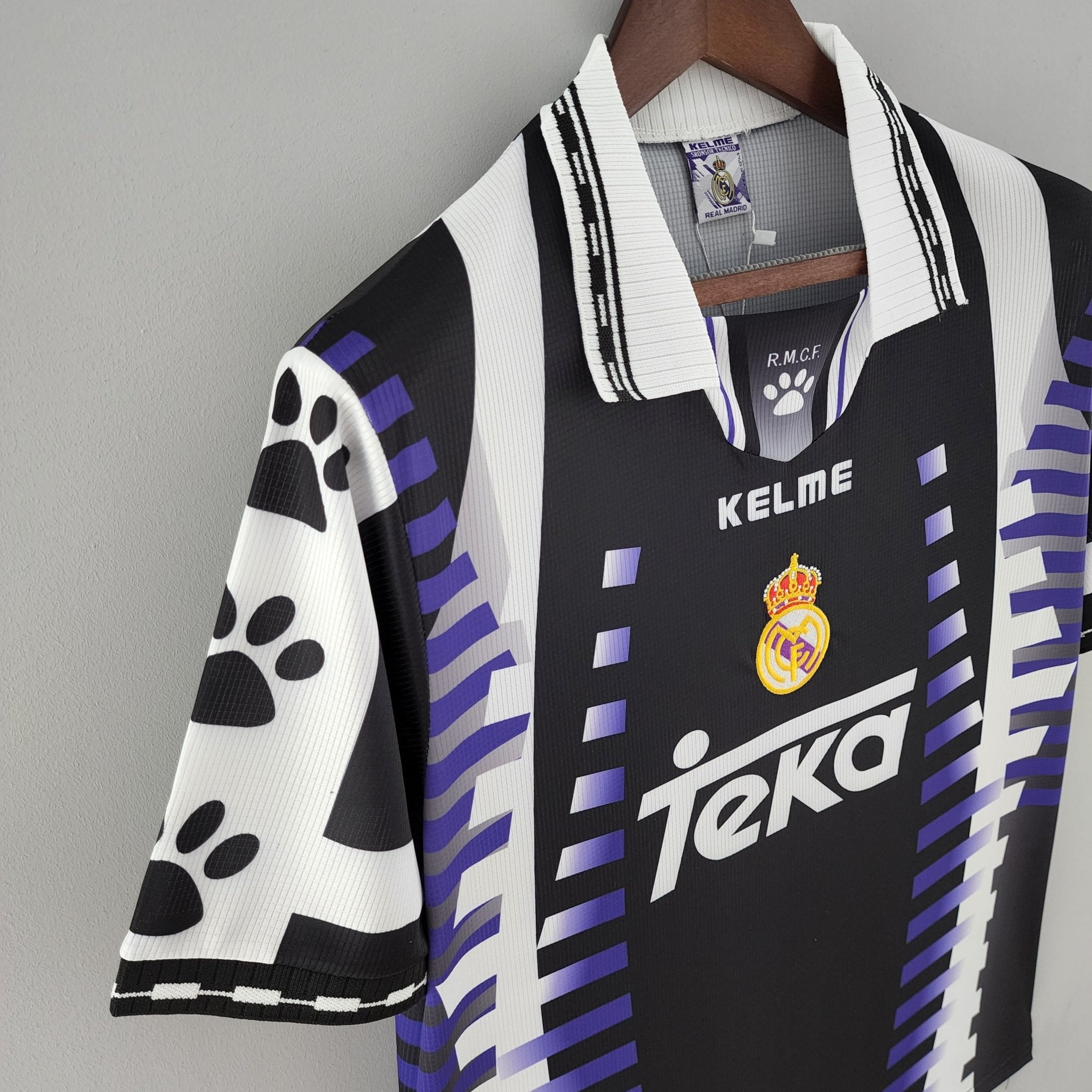 REAL MADRID III 97/98 (RETRO) - Bota de Oro Tienda